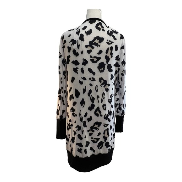 Black and White Cheetah Print Tunic Length Knit Cardigan or Duster L NWT - Picture 2 of 14
